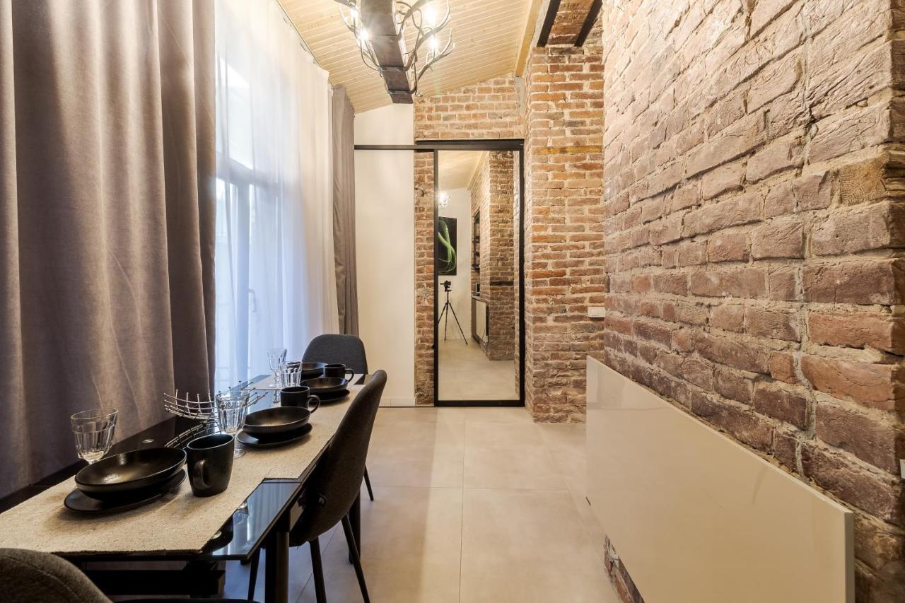 Lesi Apartment With Terrace 利沃夫 外观 照片